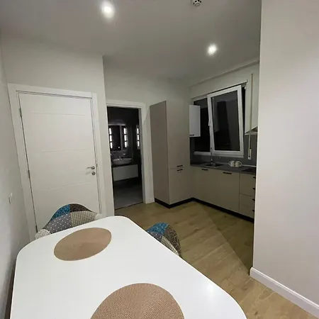 2brothers * טיראנה